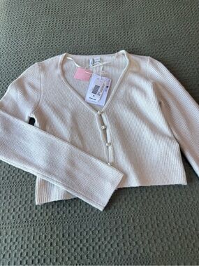 Only Cream V-Neck Pearl Button Cropped Sweater